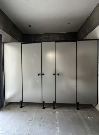 Nylon Restroom Cubicle Systems 001