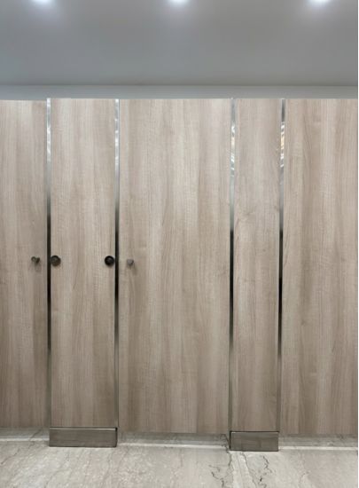 Shoe Box Restroom Cubicle Systems 005
